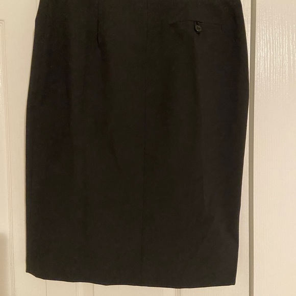 Club Monaco Black Skirt - Picture 3 of 4